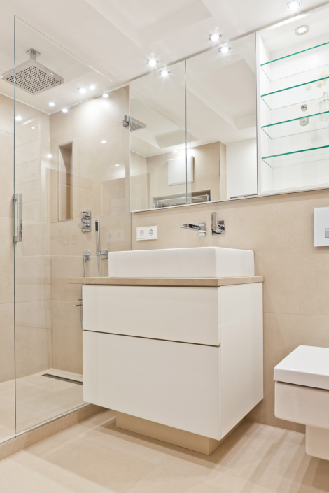 Deml, Bad, Interieur