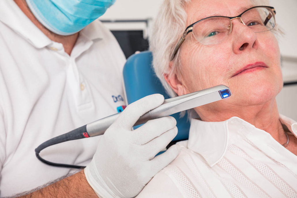 Familienzahn­arzt Intraoral Scanner