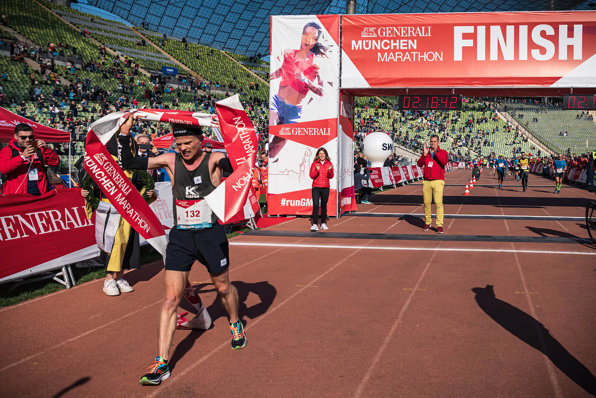 Finishline, München Marathon, Olympiapark, Olympiastadion, Sportfotos, Reportage,