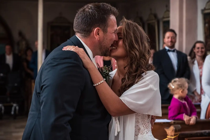 Hochzeitsfotos in der Kirche