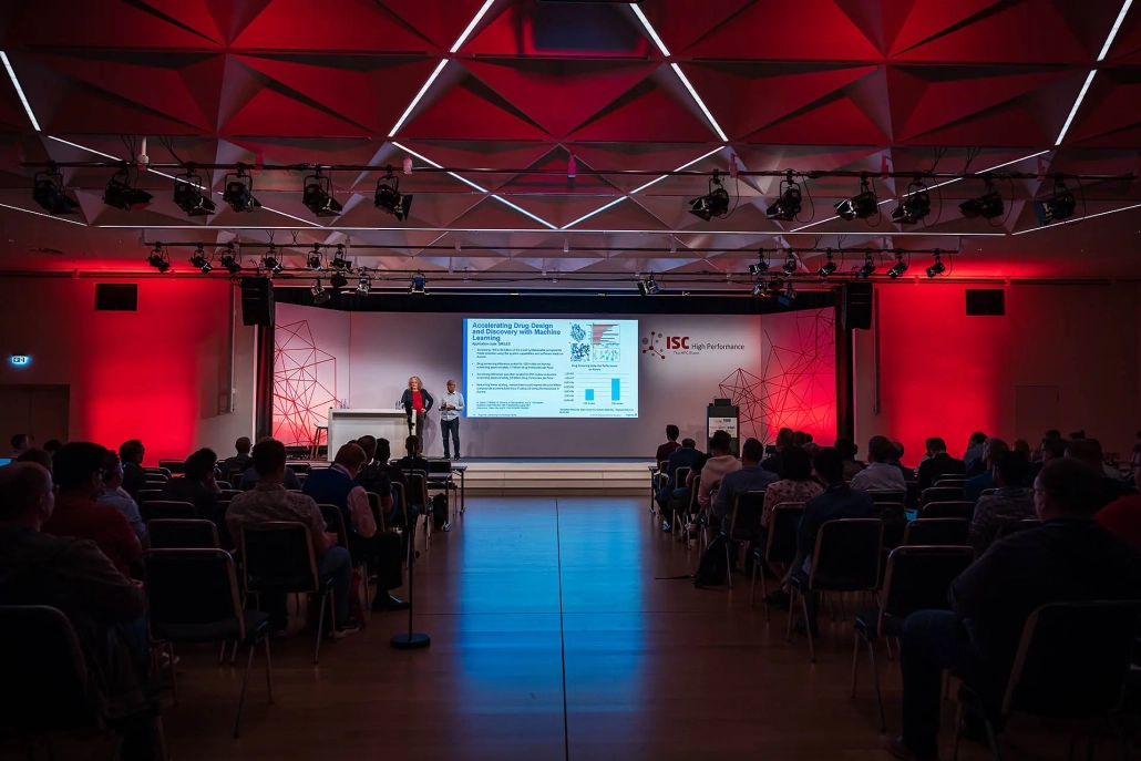 Konferenz mit Vortrag und Publikum