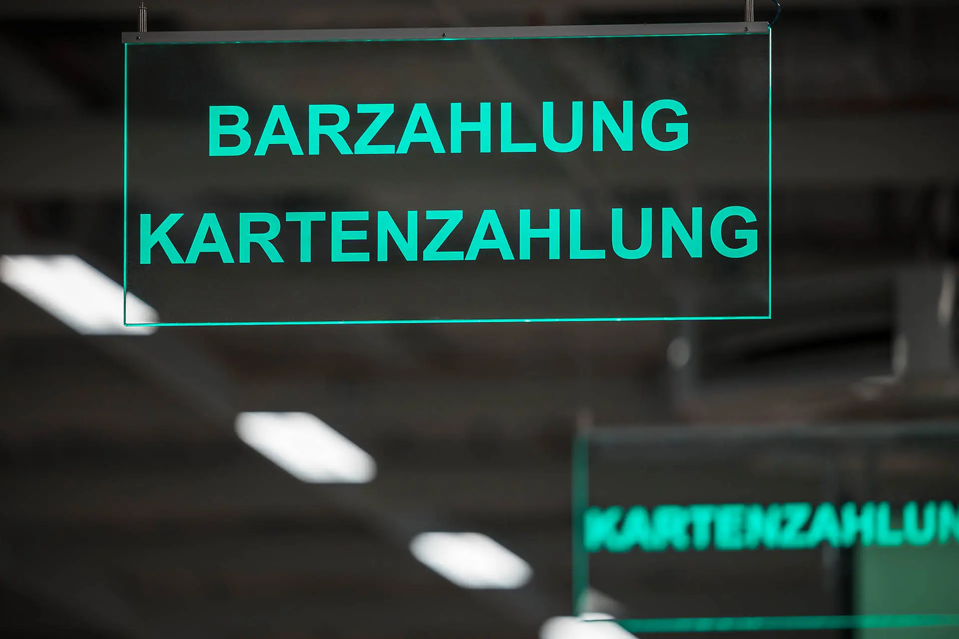 Zahlungsarten: Bar und Karte