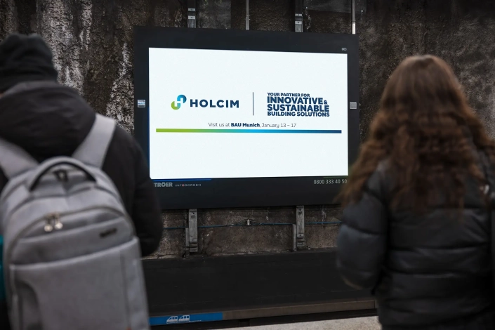 Werbung für Holcim auf Bildschirm
